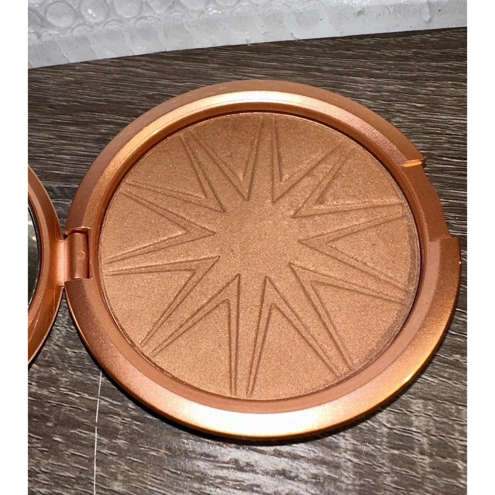 Cargo Cosmetics The Big Bronzer BIG Pressed Powder Compact‎ face